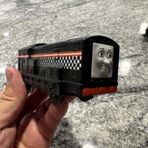 Thomas the Train Talking Racing Diesel Motorized Tank Engine Trackmaster Friends